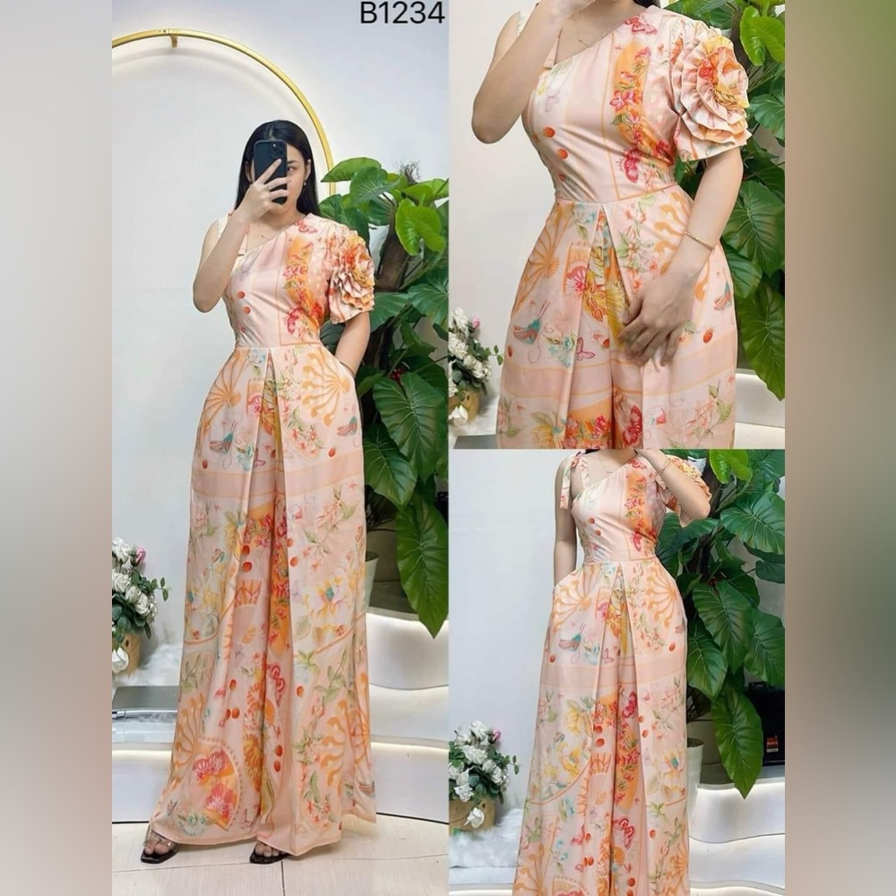 New Jumpsuit with new style - Picture 3 of 5